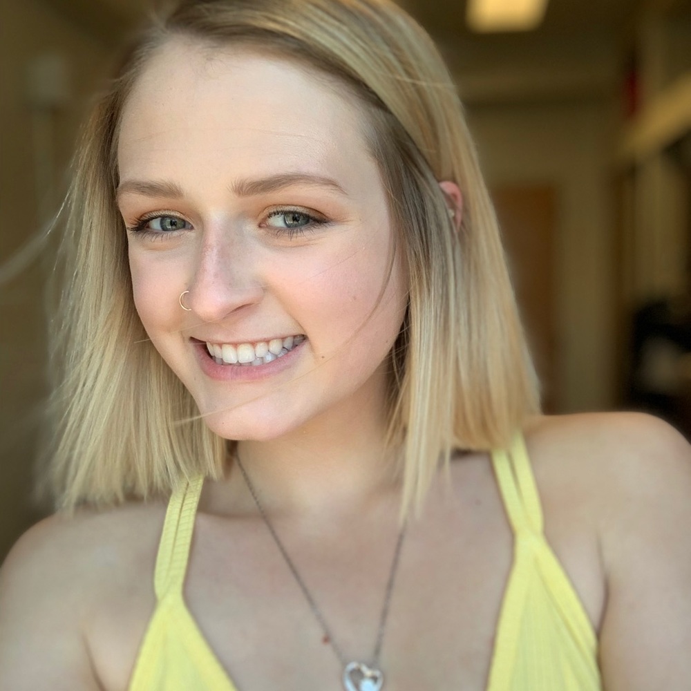 Meet your Posher, Abigail